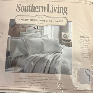 SOUTHERN LIVING. SHAM.